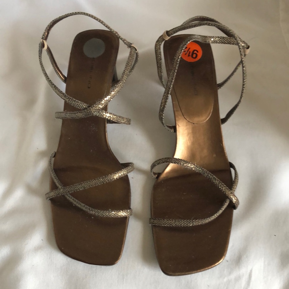 Bandolino ladies square toed strappy sndals size 9.5.